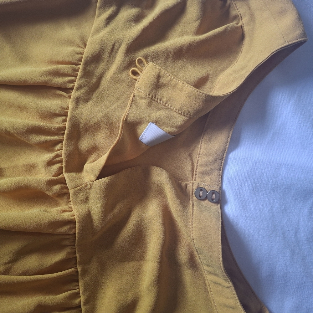 LOFT Women's Yellow Blouse - Picture 6 of 9